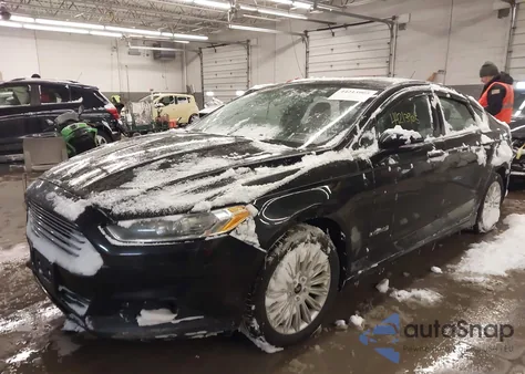 2016 Ford Fusion Hybrid Se z USA, uszkodzony, nr VIN 3FA6P0LU7GR204041